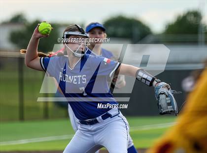 Thumbnail 1 in S & S Consolidated @ Hooks (UIL 3A Regional Semifinal Playoff) photogallery.