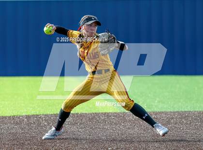 Thumbnail 1 in S & S Consolidated @ Hooks (UIL 3A Regional Semifinal Playoff) photogallery.