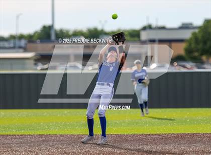 Thumbnail 3 in S & S Consolidated @ Hooks (UIL 3A Regional Semifinal Playoff) photogallery.