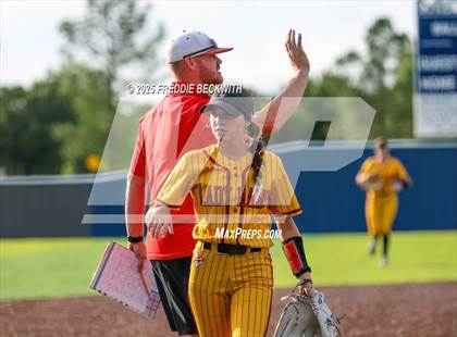 Thumbnail 3 in S & S Consolidated @ Hooks (UIL 3A Regional Semifinal Playoff) photogallery.