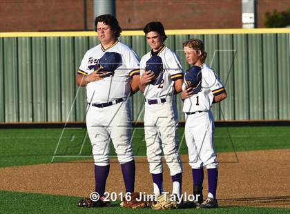Thumbnail 2 in Brock vs Farmersville (UIL 3A Regional Semifinal) photogallery.
