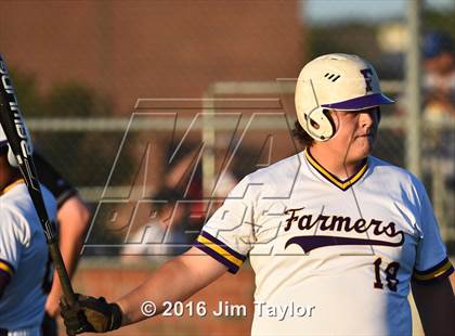 Thumbnail 2 in Brock vs Farmersville (UIL 3A Regional Semifinal) photogallery.