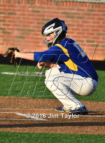 Thumbnail 1 in Brock vs Farmersville (UIL 3A Regional Semifinal) photogallery.