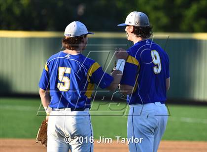 Thumbnail 3 in Brock vs Farmersville (UIL 3A Regional Semifinal) photogallery.