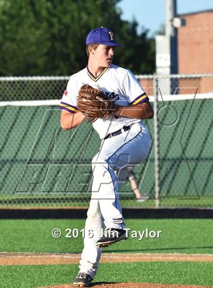 Thumbnail 2 in Brock vs Farmersville (UIL 3A Regional Semifinal) photogallery.