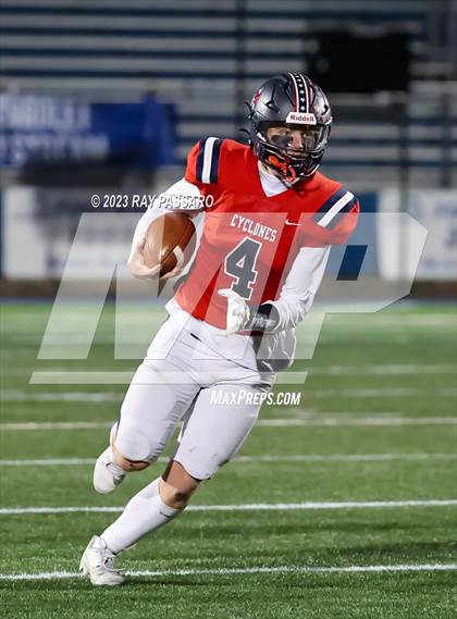 Thumbnail 2 in East Islip vs. South Side - Division III Long Island Championship photogallery.