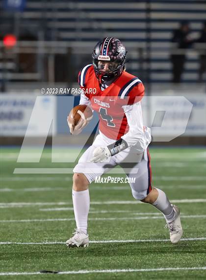Thumbnail 3 in East Islip vs. South Side - Division III Long Island Championship photogallery.