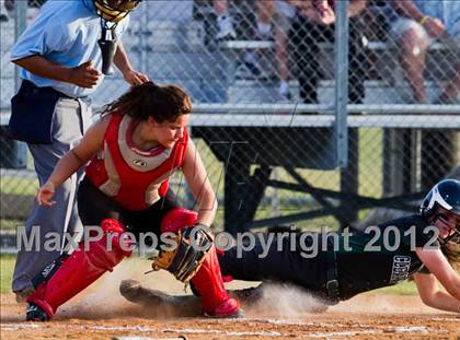 Thumbnail 2 in Furr vs. Clear Falls (UIL 4A Region 3 Area Playoff) photogallery.