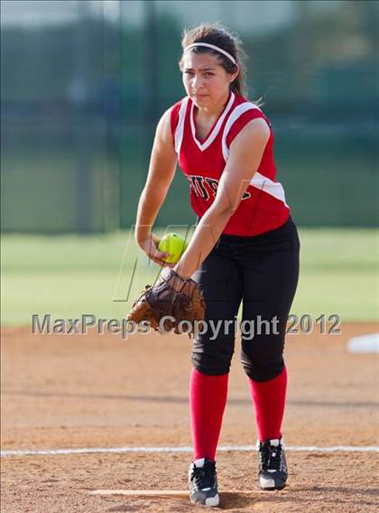 Thumbnail 2 in Furr vs. Clear Falls (UIL 4A Region 3 Area Playoff) photogallery.