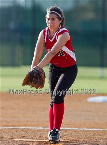 Thumbnail 3 in Furr vs. Clear Falls (UIL 4A Region 3 Area Playoff) photogallery.