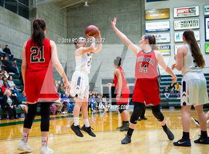 Thumbnail 2 in Eureka vs. Del Norte photogallery.