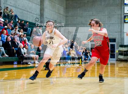 Thumbnail 3 in Eureka vs. Del Norte photogallery.