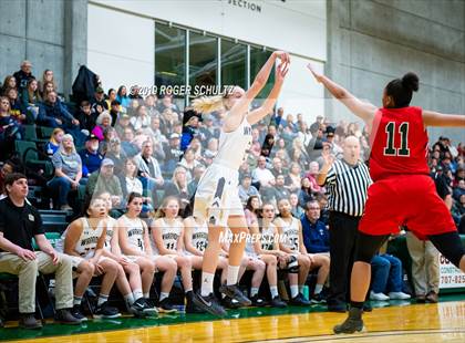Thumbnail 2 in Eureka vs. Del Norte photogallery.