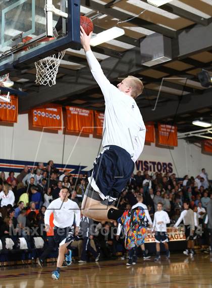 Thumbnail 2 in Loyola @ Chaminade photogallery.