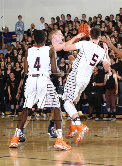 Thumbnail 3 in Loyola @ Chaminade photogallery.