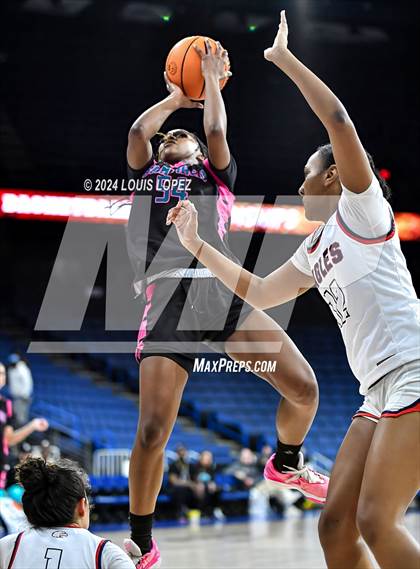Thumbnail 1 in Santiago vs. Brentwood School (CIF SS DIV 1 Championship) photogallery.