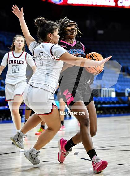 Thumbnail 3 in Santiago vs. Brentwood School (CIF SS DIV 1 Championship) photogallery.
