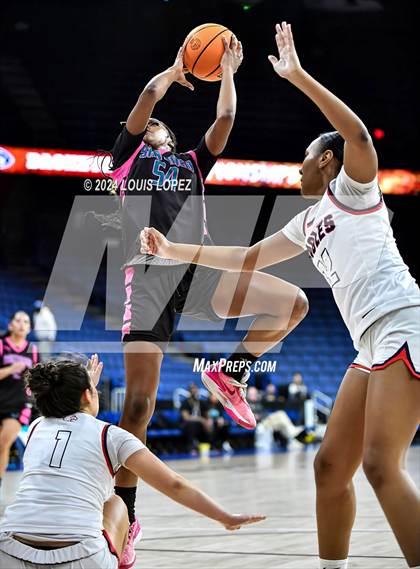 Thumbnail 3 in Santiago vs. Brentwood School (CIF SS DIV 1 Championship) photogallery.