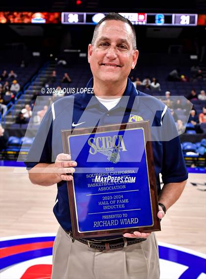Thumbnail 3 in Santiago vs. Brentwood School (CIF SS DIV 1 Championship) photogallery.