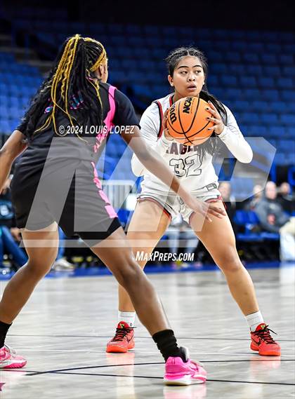 Thumbnail 3 in Santiago vs. Brentwood School (CIF SS DIV 1 Championship) photogallery.