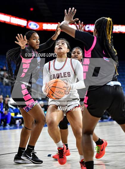 Thumbnail 3 in Santiago vs. Brentwood School (CIF SS DIV 1 Championship) photogallery.