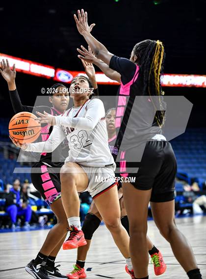 Thumbnail 1 in Santiago vs. Brentwood School (CIF SS DIV 1 Championship) photogallery.