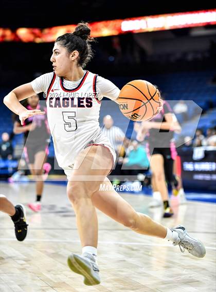 Thumbnail 3 in Santiago vs. Brentwood School (CIF SS DIV 1 Championship) photogallery.