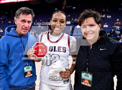 Thumbnail 1 in Santiago vs. Brentwood School (CIF SS DIV 1 Championship) photogallery.