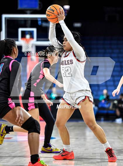 Thumbnail 3 in Santiago vs. Brentwood School (CIF SS DIV 1 Championship) photogallery.