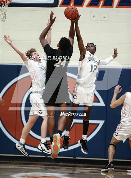 Thumbnail 2 in Bishop Montgomery @ Chaminade (CIF SS D1 semifinals) photogallery.