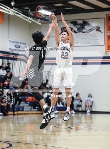 Thumbnail 2 in Bishop Montgomery @ Chaminade (CIF SS D1 semifinals) photogallery.