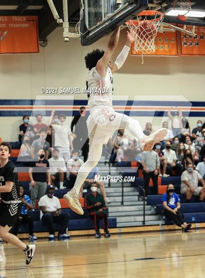 Thumbnail 3 in Bishop Montgomery @ Chaminade (CIF SS D1 semifinals) photogallery.