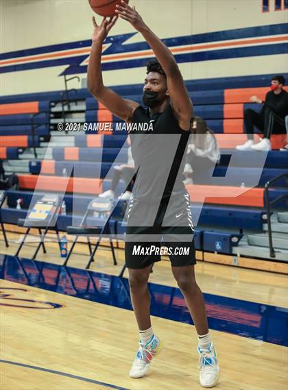 Thumbnail 1 in Bishop Montgomery @ Chaminade (CIF SS D1 semifinals) photogallery.