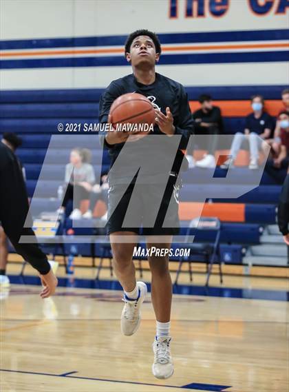 Thumbnail 2 in Bishop Montgomery @ Chaminade (CIF SS D1 semifinals) photogallery.
