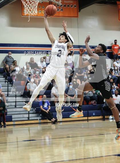 Thumbnail 2 in Bishop Montgomery @ Chaminade (CIF SS D1 semifinals) photogallery.