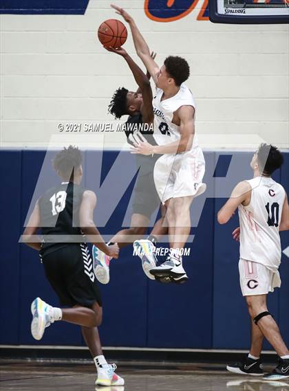 Thumbnail 3 in Bishop Montgomery @ Chaminade (CIF SS D1 semifinals) photogallery.