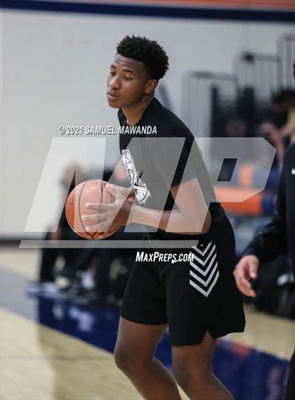 Thumbnail 2 in Bishop Montgomery @ Chaminade (CIF SS D1 semifinals) photogallery.