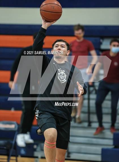 Thumbnail 3 in Bishop Montgomery @ Chaminade (CIF SS D1 semifinals) photogallery.