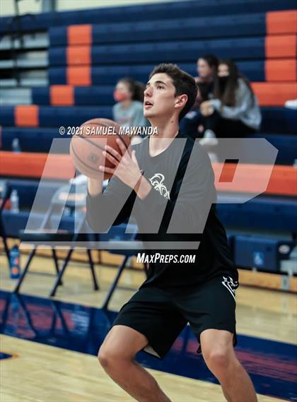 Thumbnail 3 in Bishop Montgomery @ Chaminade (CIF SS D1 semifinals) photogallery.