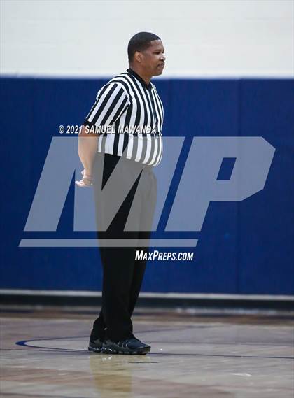 Thumbnail 2 in Bishop Montgomery @ Chaminade (CIF SS D1 semifinals) photogallery.