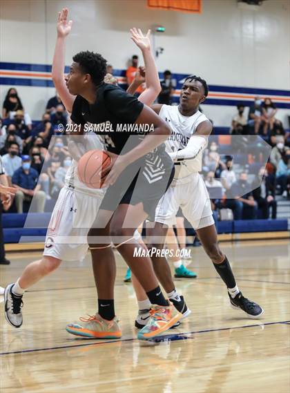 Thumbnail 3 in Bishop Montgomery @ Chaminade (CIF SS D1 semifinals) photogallery.