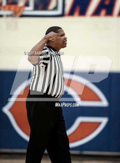 Thumbnail 3 in Bishop Montgomery @ Chaminade (CIF SS D1 semifinals) photogallery.
