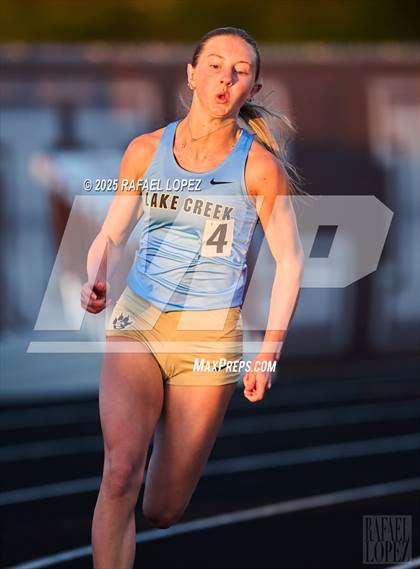 Thumbnail 3 in Dog Pound Invitational (200M) photogallery.