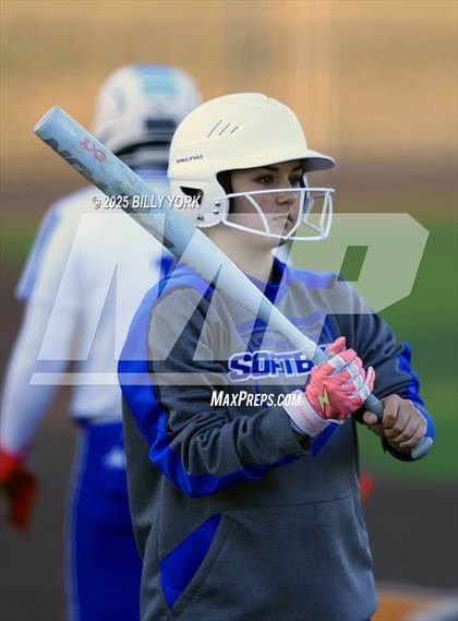 Thumbnail 3 in Slocum vs Longview photogallery.