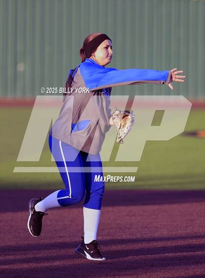 Thumbnail 3 in Slocum vs Longview photogallery.