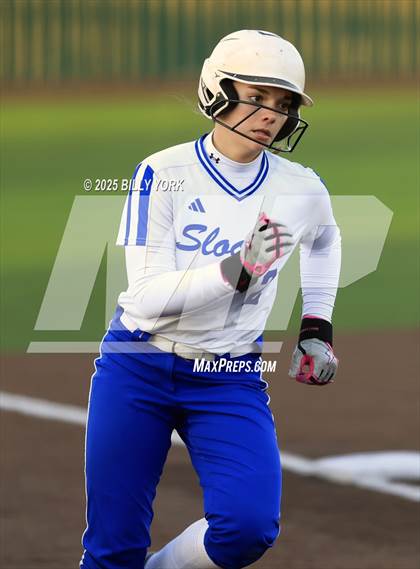Thumbnail 2 in Slocum vs Longview photogallery.