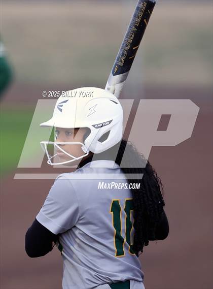 Thumbnail 3 in Slocum vs Longview photogallery.