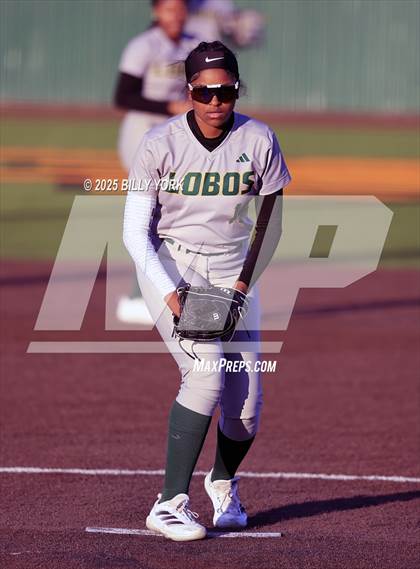Thumbnail 2 in Slocum vs Longview photogallery.