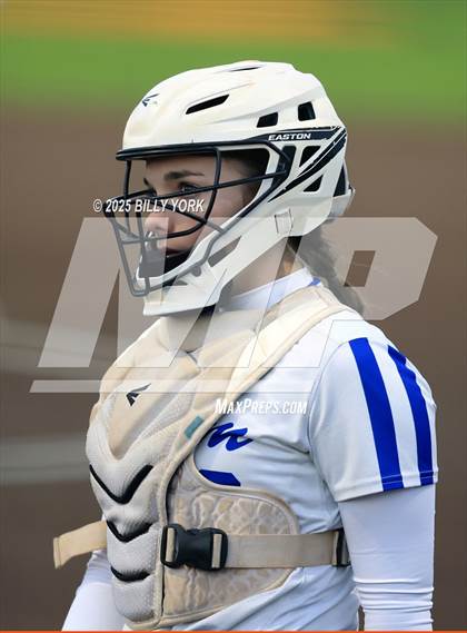 Thumbnail 2 in Slocum vs Longview photogallery.