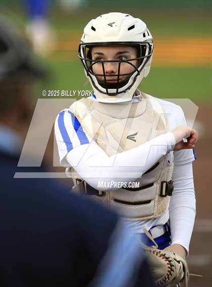 Thumbnail 3 in Slocum vs Longview photogallery.